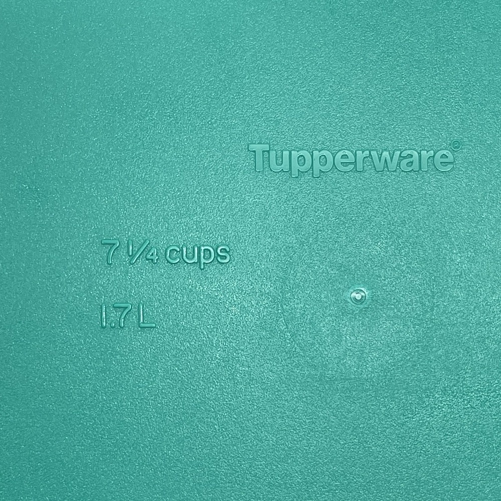 13" Tupperware 7 1/4 Cup Legacy Microwave Serving Dish Tray Oval Teal White Lid - Picture 7 of 12
